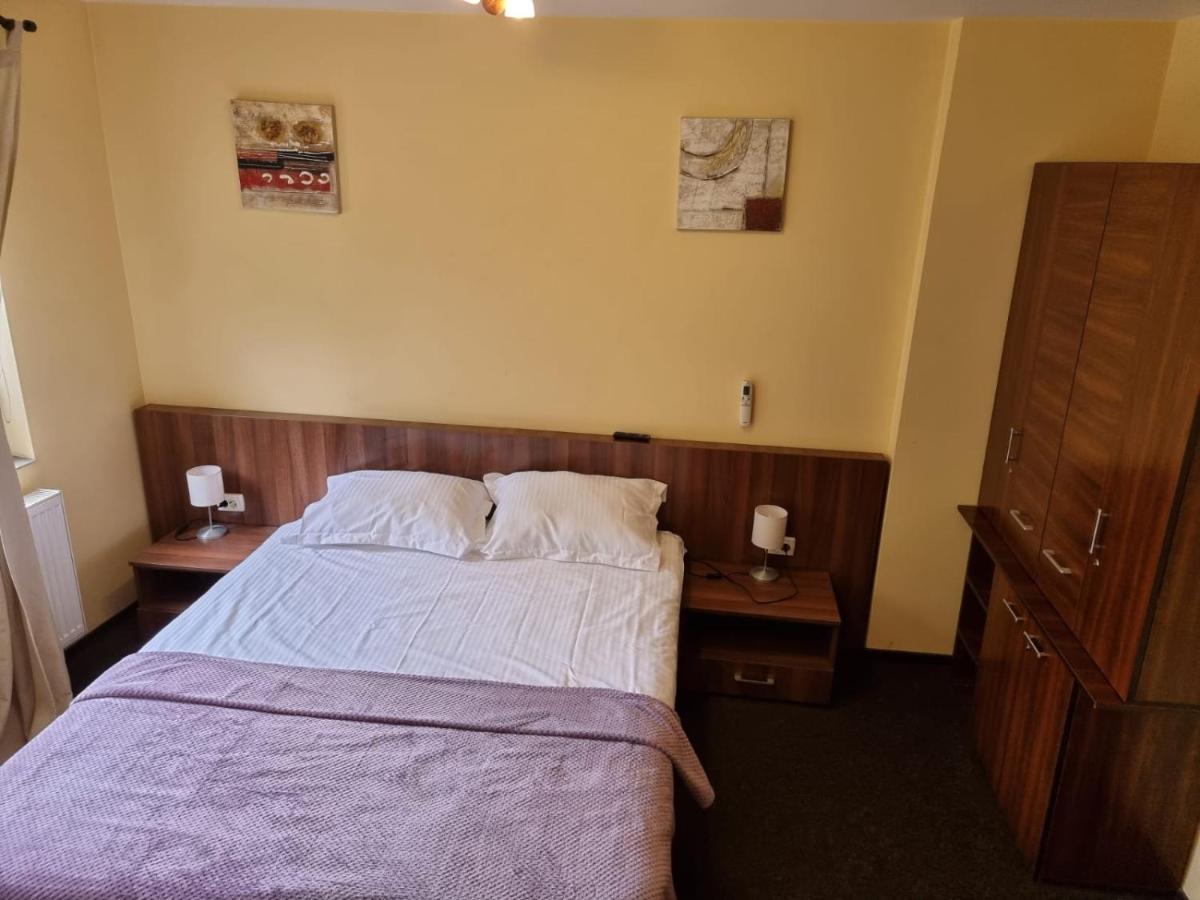 Casa Romana Appartamento Ploieşti Esterno foto